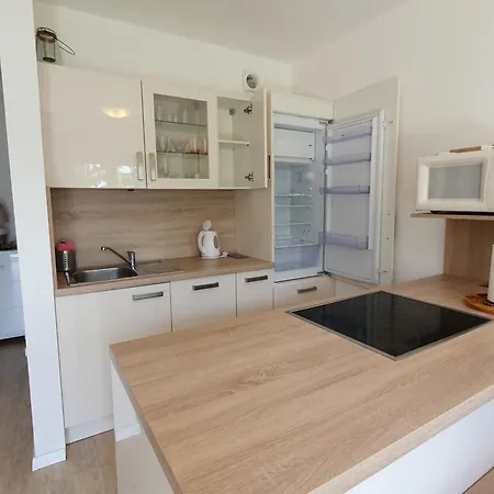 Apartment With Seaview And Garden For 6 Portoroz Exterior photo
