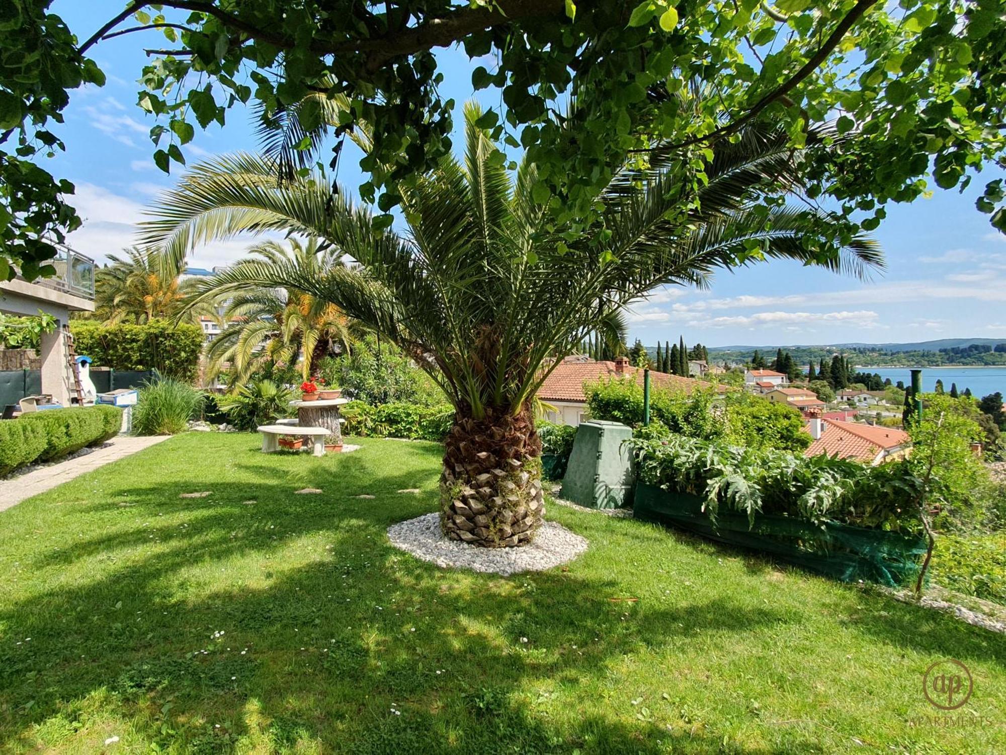 With Seaview And Garden For 6 * Portorož