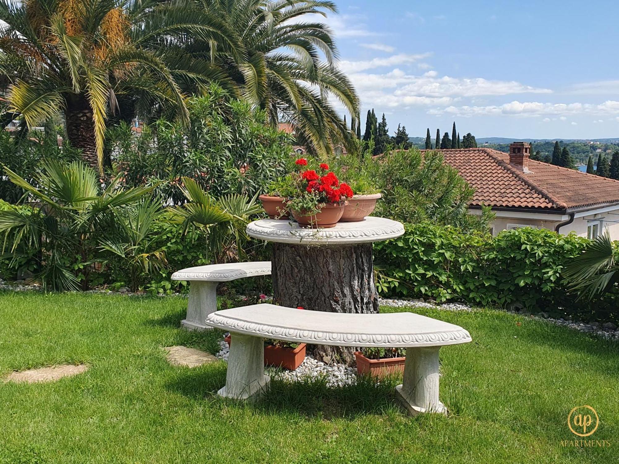 Apartman With Seaview And Garden For 6 *