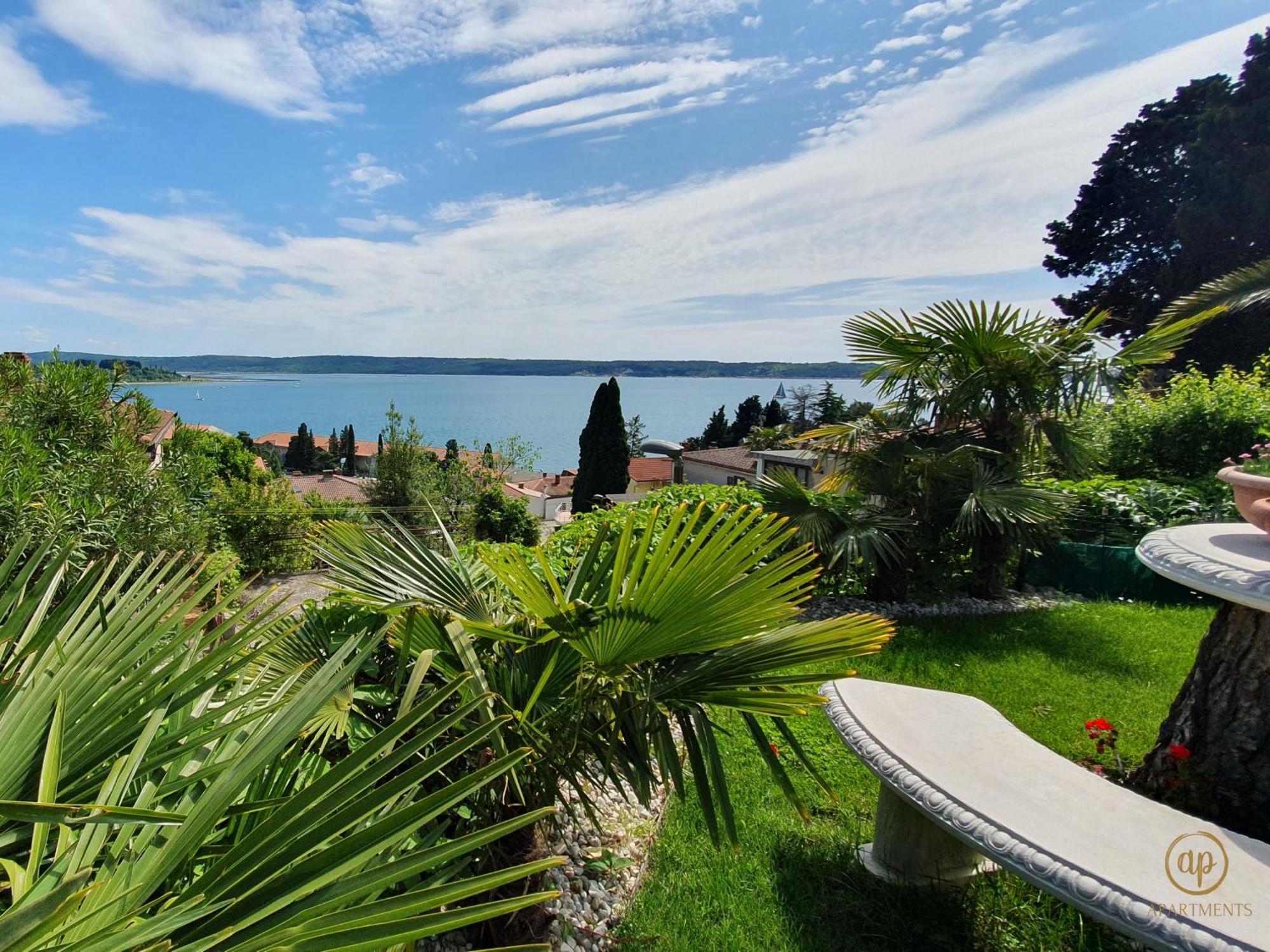 Apartman With Seaview And Garden For 6 *
