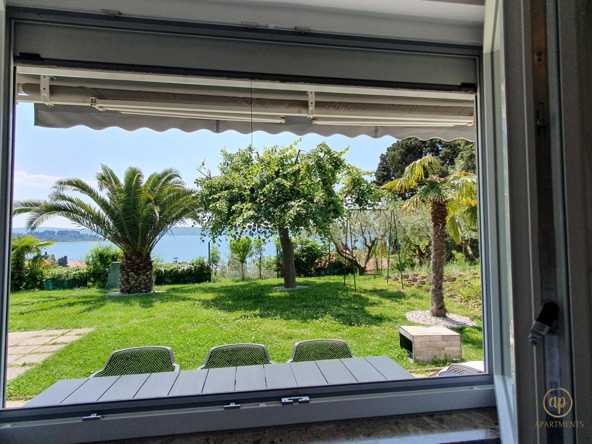 With Seaview And Garden For 6 Apartman *