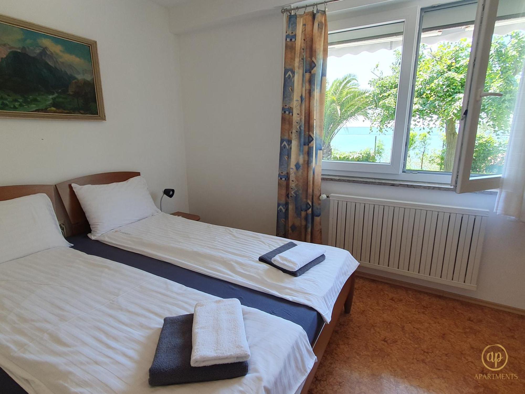 With Seaview And Garden For 6 Apartman *